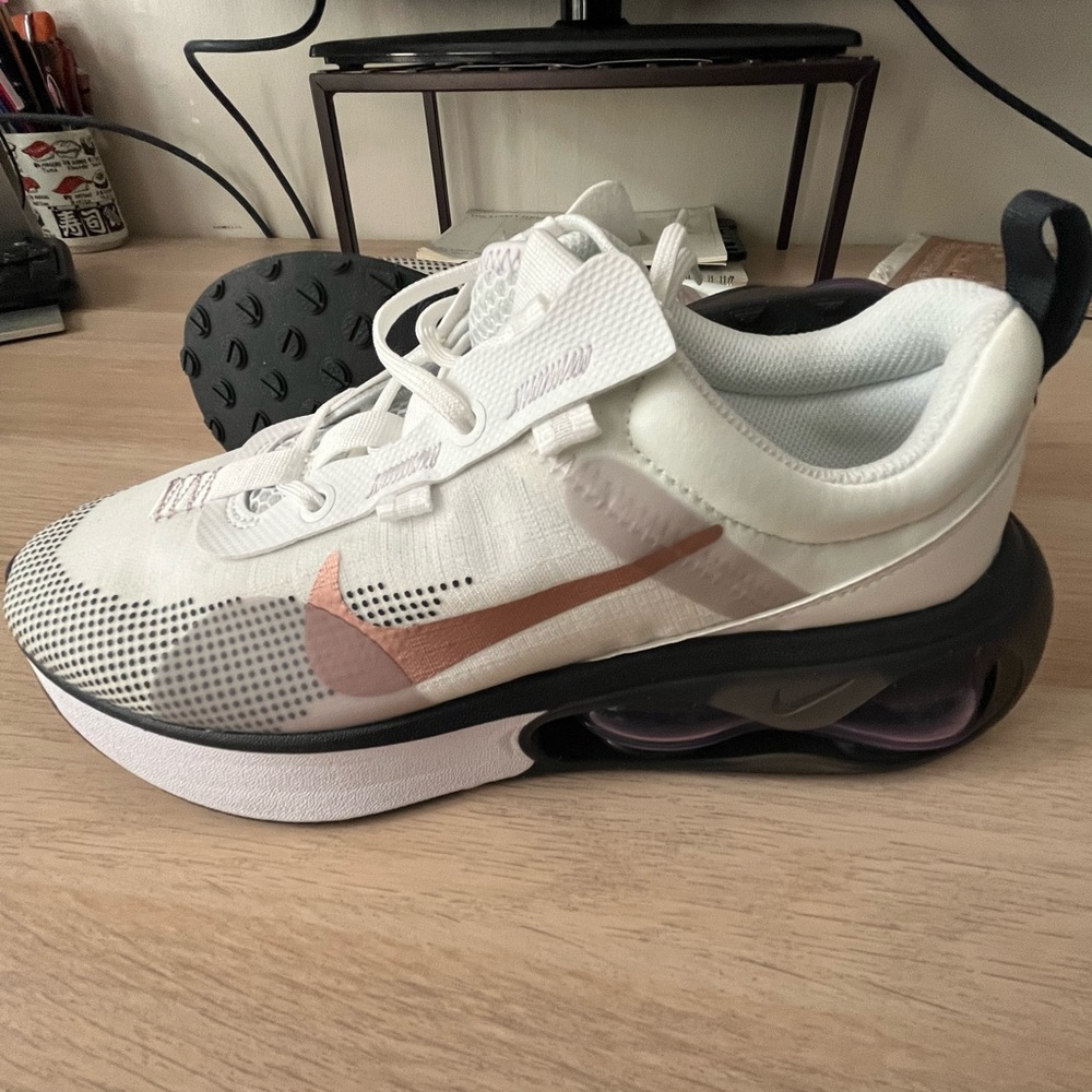 New white w/purple and black Nike Air Max